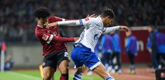 现稍显稚嫩 现稍显稚嫩