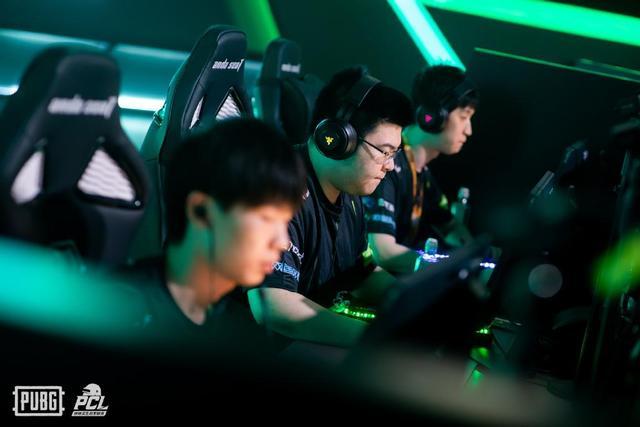 并在财政层 并在财政层